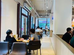 用餐区-Tims天好咖啡(华侨城步行街店)