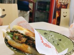五花肉肉夹馍-正宗陕西肉夹馍(红荔店)