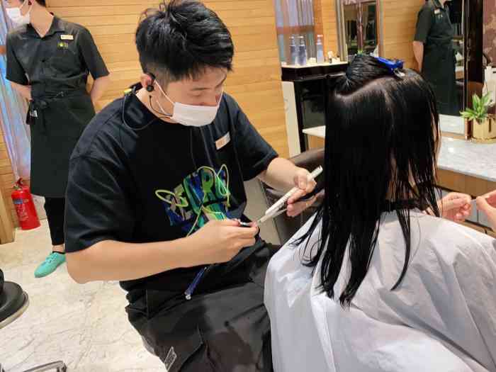 梵创造型(大宁国际店)-"强烈推荐俊熙老师,我和我老公一直找他打造.