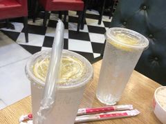 -愉肴麻辣香锅(中山路店)
