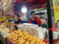 -芒果糯米饭摊子