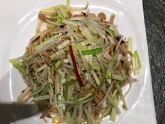韭黄豆芽炒肉丝-榆味拼三鲜(怀德路店)