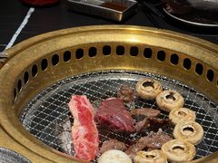 -山川小町·极番烧肉(新地假日广场店)