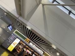 -麦当劳(上海虹桥站30B检票口楼上)