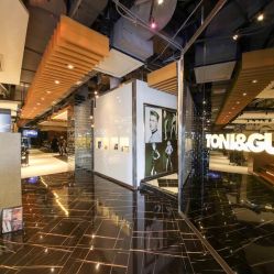 -TONI&GUY