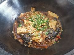 胖头鱼炖豆腐-70後铁锅炖(坡博总店)