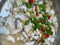 -何哥鲜鱼餐厅(龙湖花园店)