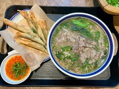 -云阿蛮云南生烫牛肉米线(奉贤路店)