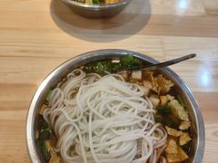 -柳州肥姨妈大骨螺蛳粉(东靖路店)