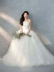 -挪娅婚纱摄影皇家会所
