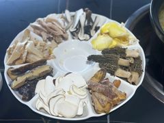 -野菌皇海景野生菌火锅(滨海大道店)