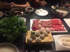 -小天鹅火锅·一线江景洪鼎旗舰店(洪崖洞店)