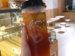 -顶东面包花园·生日蛋糕(世博店)