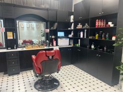 -老男孩男士理容馆·理发·烫染·修面