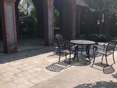 -上海玫瑰园度假酒店