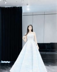 点击看大图 -Renee芮亦婚纱