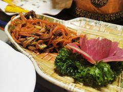 酸萝卜炒牦牛肉-吉祥圣雪藏餐