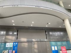 -上海跨国采购会展中心