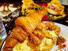 辣味大虾牛油炒蛋可颂-ChitChat奇洽·Bistro(黎黄陂路店)