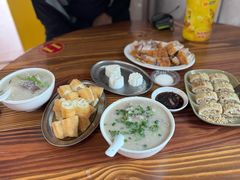 -洲心明记烧肉大粥(总店)