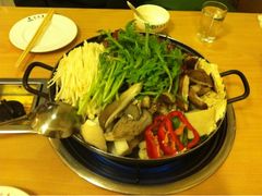 八爪鱼牛肉锅-东吉馆韩式餐厅(八经街总店)
