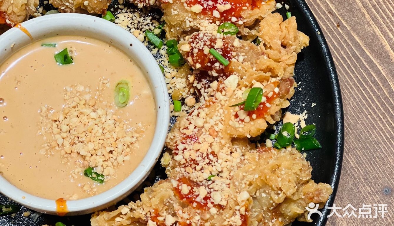 成都新晋韩式Bistro｜牛肉薄脆pizza太绝了‼️