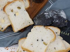 双橄榄芝士吐司-WHEAT&BAKER-麥(凯德来福士店)