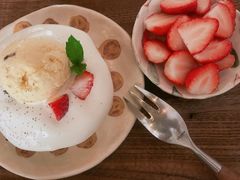 草莓松饼-春风十里咖啡馆