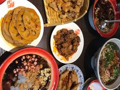 -爆炸头阿姨小四川正宗川味小吃(无任何分店)