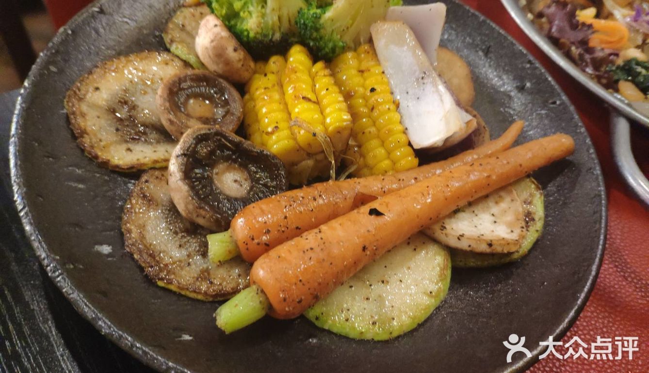 烟熏风味的牛排和冬夜更配哦~！[糖果]