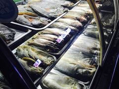 -布尔津河堤夜市