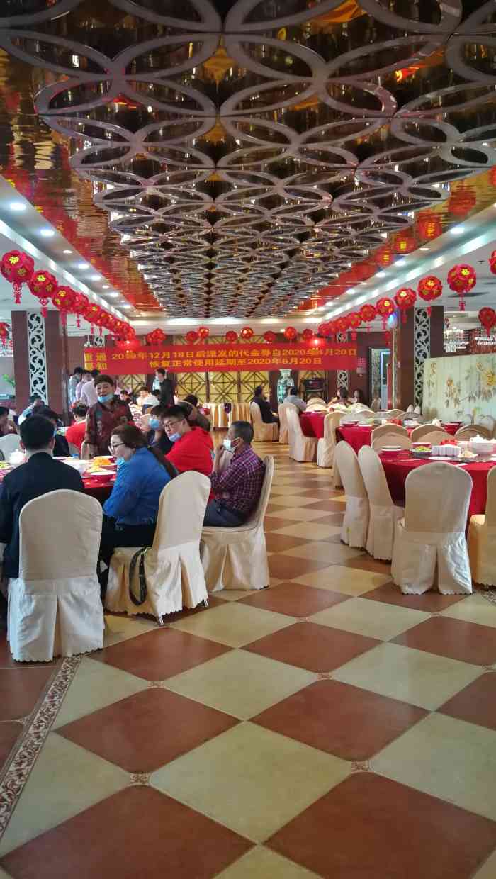 但是菜的味道挺好的人多很吵所液炱炷下姐妹饭店图片里实景姐妹菜馆