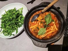 罗勒番茄牛肉煲-罗勒家·养生火锅· Bistro(大望路店)