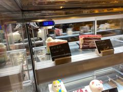面包甜点陈列柜-BONBON BAKERY