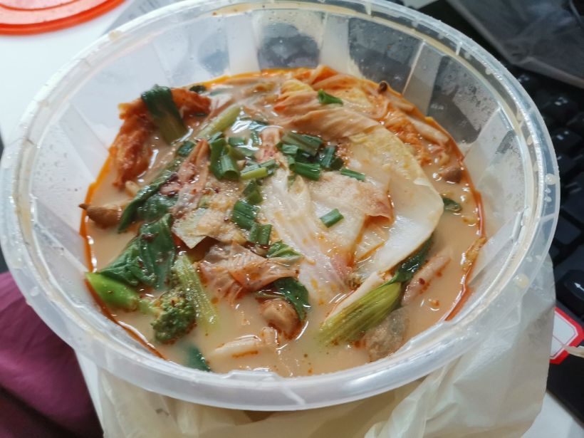 最近天天吃外卖 今天点的是杨国福麻辣烫 最喜欢这种没营养的午餐