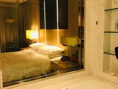 -上海漕河泾万丽酒店