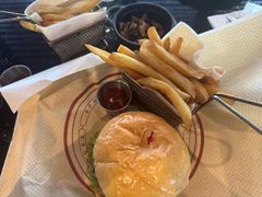 -BOURBON 玻本美式餐厅酒吧(虹桥新天地店)