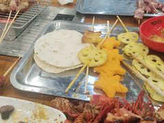 -哈尔滨小酒馆·鲜肉现穿自助烧烤(康新花园店)