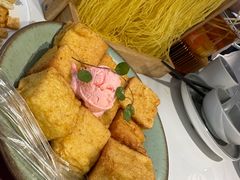 -洪氏嗨捞·广东猪肚鸡·椰子鸡火锅(西咸万象城店)