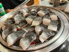 -围炉肉舍•炭烤活鳗•丹东海鲜烤肉(步行街店)