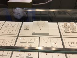 点击看大图 -潮宏基珠宝旗舰店(苏宁广场店)