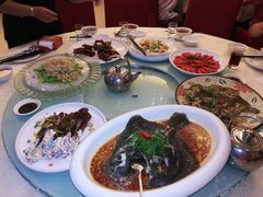 -东豪园林海鲜酒家(南港路辅路店)