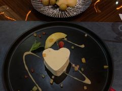 自制焦糖坚果冰糕-YUE·6·西式融合餐厅(外滩六号店)