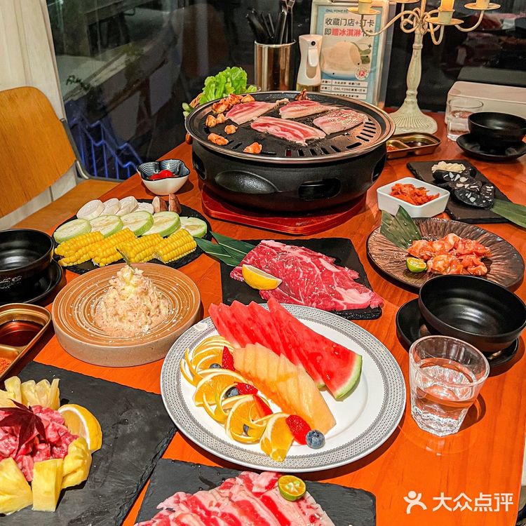 正在感受厦门夜景与海风的浪漫！