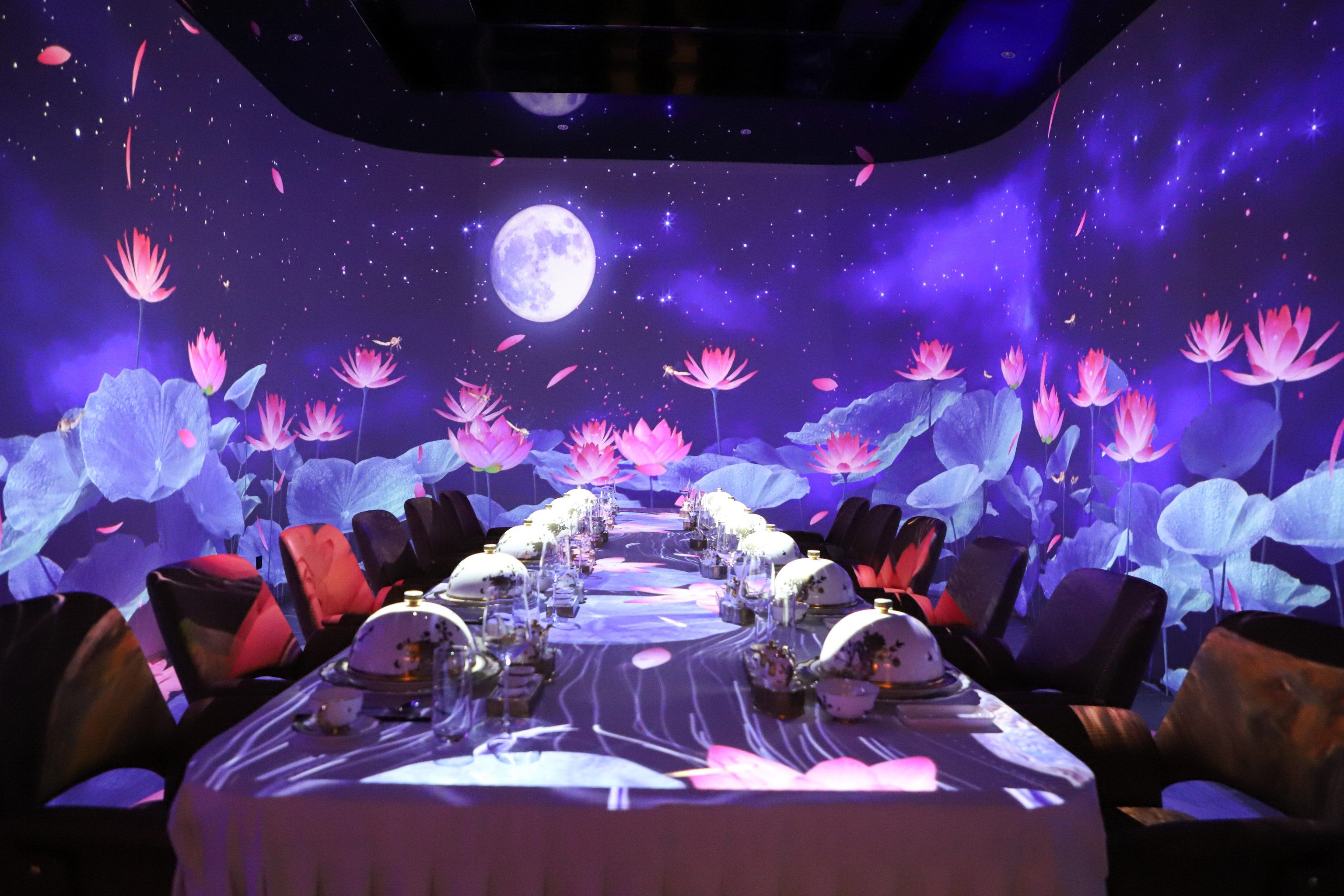 你真的快要让我不认识了,风靡全球的360度5d全息投影餐厅竟然也来了