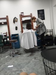 -V8潮牌·接发烫染连锁