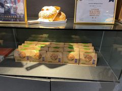 面包甜点陈列柜-马可先生杂粮面包(珠影店)