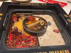 -老牌坊云南鱼豆花火锅(哈西万达店)