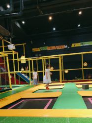 -蹦蹦跳跳(新奥购物中心店)