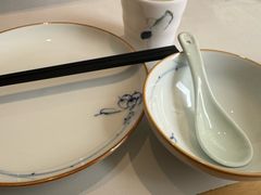 餐具摆设-山东宾馆·齐鲁苑餐厅